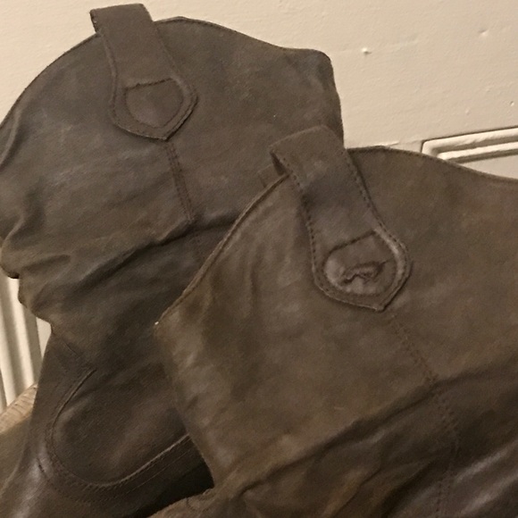 Rocket Dog Black Distressed Midcalf Boots  (9) - Picture 4 of 5